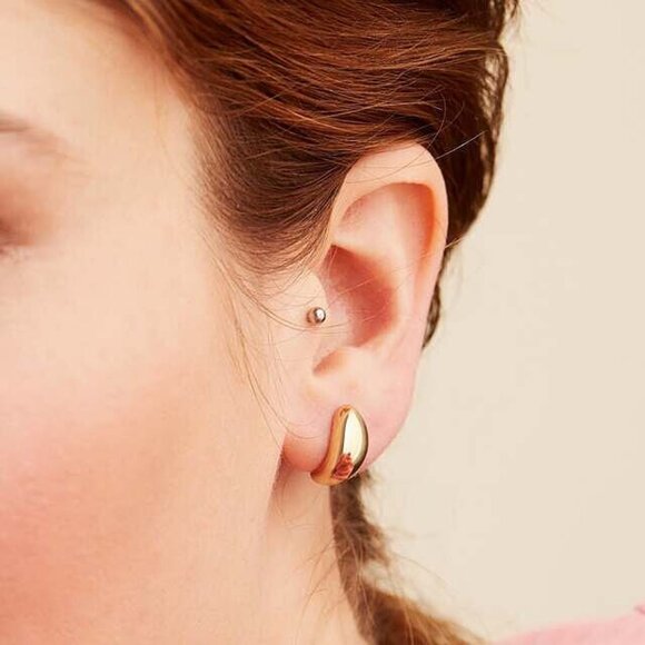 Mejuri Dome Huggies 18k Gold Vermeil 925 Sterling Silver - Picture 5 of 5